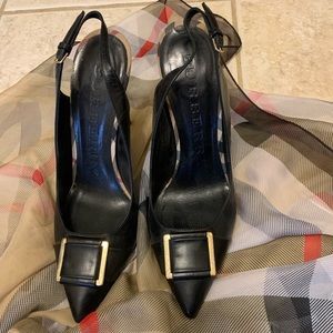 size7 These are very luxurious and beautiful Burberry shoes
